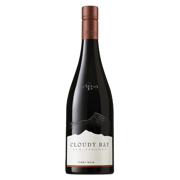 Cloudy Bay Pinot Noir bottle